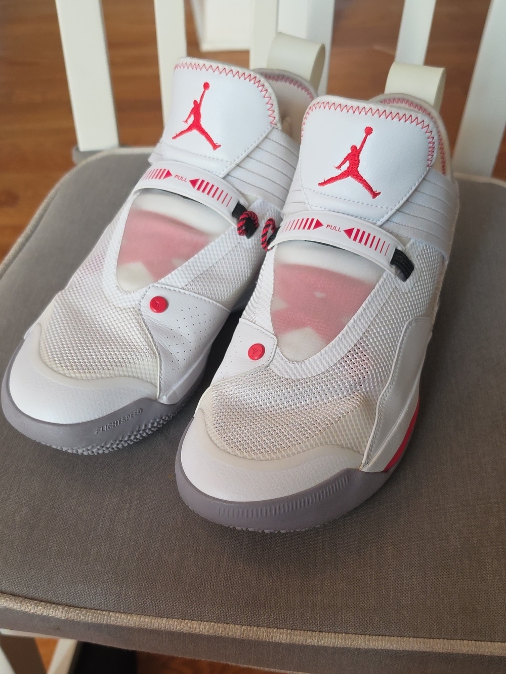 Jordan SE 33 White and Red Men’s Slip-On Basketball Sneakers